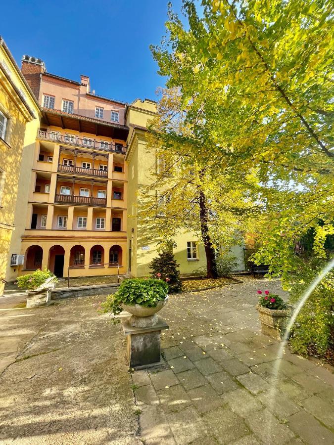 Old Town Best View Wifi 300 Mb/S Huge Screen Netflix Appletv Amazontv Варшава Экстерьер фото